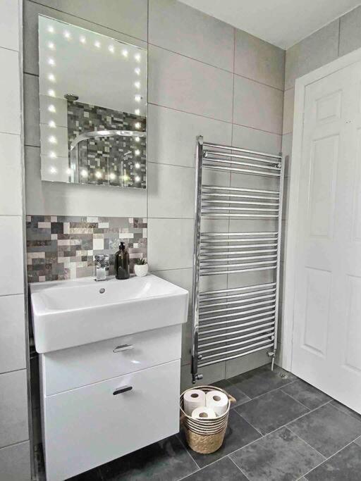 Home In Solihull - Near Nec, Bhx & Solihull Town Centre เบอร์มิงแฮม ภายนอก รูปภาพ